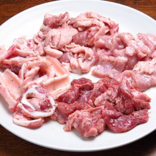 We're also confident in our pork! Salted set for 4 people, 2,145 yen (tax included)