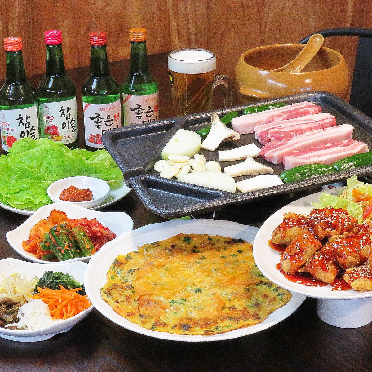 韓国鍋が楽しめるだけではなく、多彩な一品料理も満喫できる！