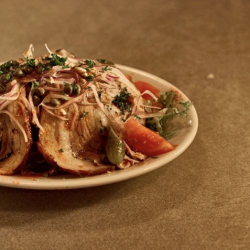 ふらっと立ち寄れてワイン飲んだり、お食事も