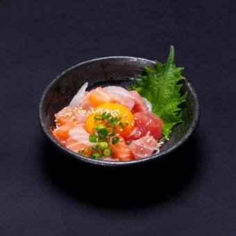 海鮮ユッケ