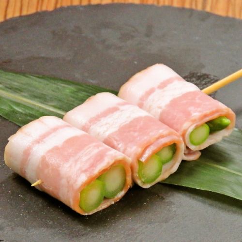 Asparagus bacon roll