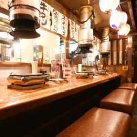 A popular bar that you can easily enter! Enjoy yakiniku and sake ☆