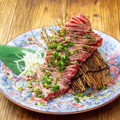 Large-sized diamond-cut hormone fatty rib steak