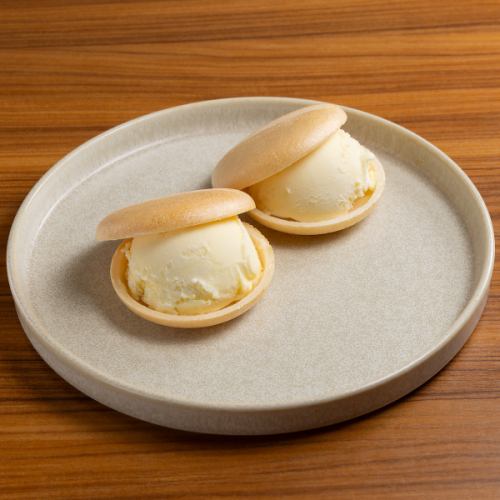 Salted Vanilla Ice Cream Monakazoe