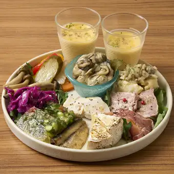 【人気の前菜盛り合わせ付き】席予約