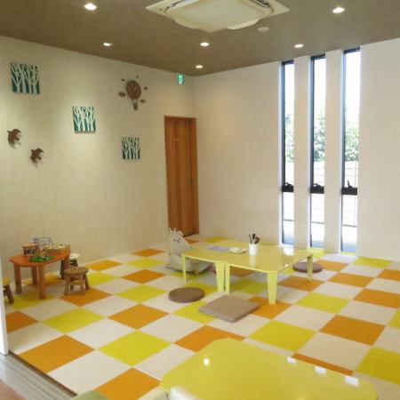 [Fully private tatami room seating] A spacious space recommended for families with small children, where you can use the room with peace of mind♪ *Reservations are recommended for the tatami room seating! Breakfast is available until 10:30.Lunch is served in two sessions, the first from 10:45-12:45 and the second from 13:00-15:00, and groups can use a completely private room (no exclusive rental fee required).Popular with families with active children!