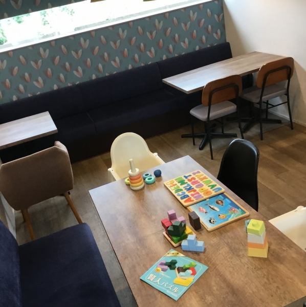 We accept additional seats for children and strollers! You can also join seats together to accommodate groups! We have plenty of toys for those using table seats, as well as a diaper changing space and a nursing room! Customers with babies can relax here♪ Of course, adults are also welcome to visit us alone!