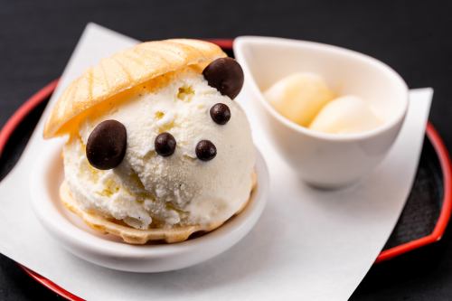 Monaka ice cream