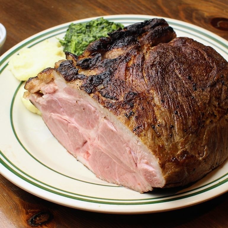 Impressive giant meat at a reasonable price♪ Enjoy moist pork steak cooked at low temperature for a long time.