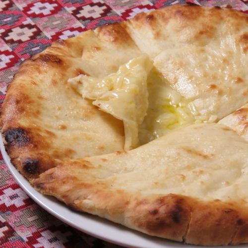 Crispy and fluffy♪ You'll be hooked on the charms of oven-baked naan!