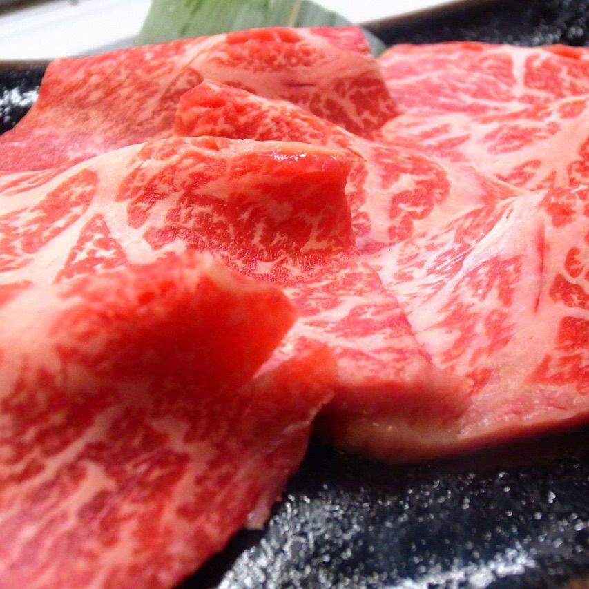 Loin, one of our specialties, uses only the rare parts of carefully selected Wagyu beef.