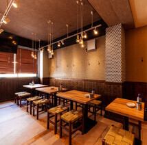 【宴会歓迎】貸切宴会も30名～最大48 名様まで可能◎　田町駅から徒歩3分とアクセス良好で、大人数での宴会も最適です。テーブル席を広々と使いながら宴会をお楽しみいただける貸切予約も承っております。混み合うシーズンのご予約はお早めにどうぞ！