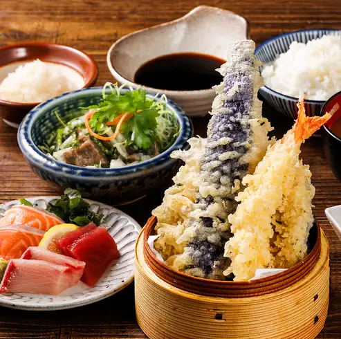 旬の天ぷらやお造り、お寿司など和食を気軽に楽しめる店!