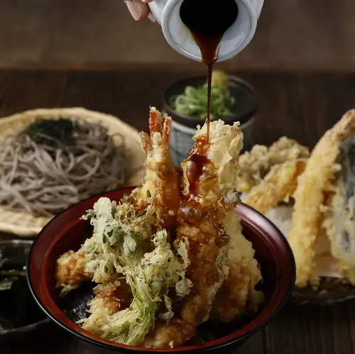 米油100%で揚げる、サクッと軽い食感の天ぷら!