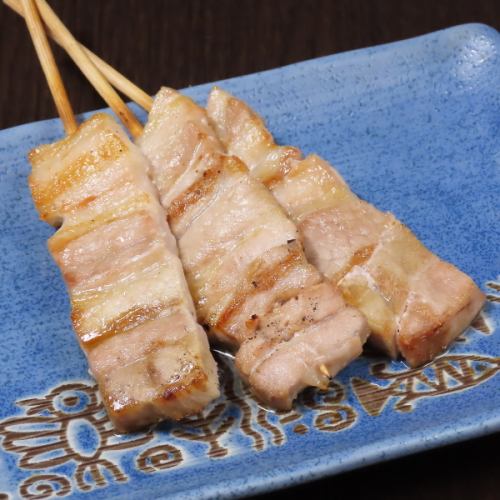 숯불로 구워 준다… 엄선한 「숯불 야키토리」