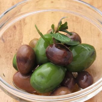 Assorted Italian olives