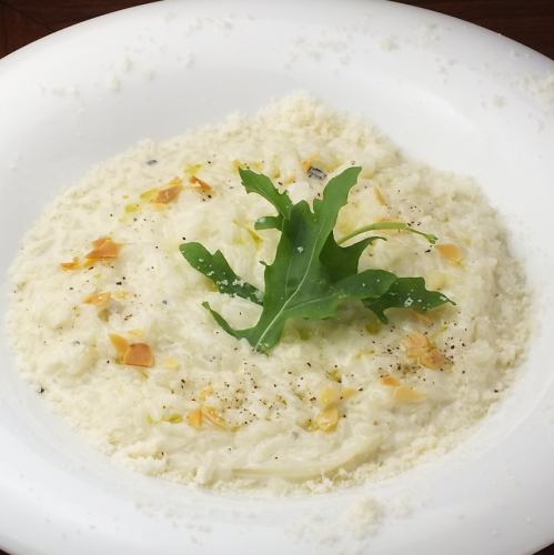 Gorgonzola 和 Parmesan les Giano 烩饭