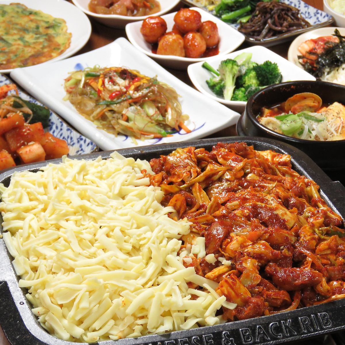 本場の韓国料理を味わっていただけます！飲んでも食べても◎