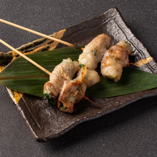 にらチーズ串2本