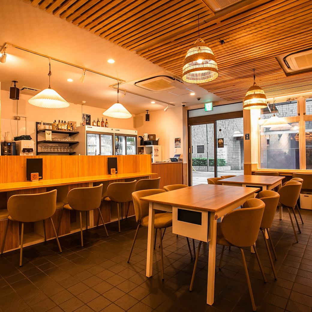 各種宴会や大人数での飲み会にもピッタリな開放感抜群の店内♪