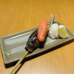 （魚）大とろ金華いわし一本焼き明太子のせ
