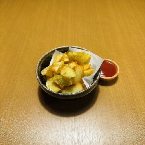 武骨なポテトフライ
