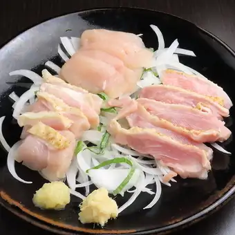 薩摩地鶏の鳥刺し盛り合わせ