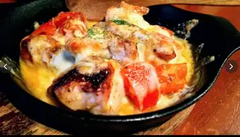 鶏とトマトのチーズ焼き