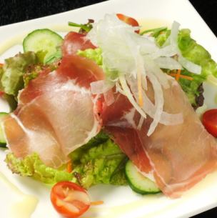 Salad of raw ham