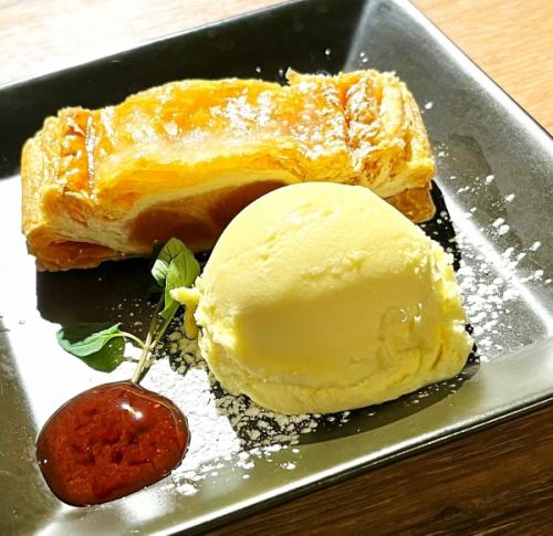 あったかアップルパイとバニラアイス