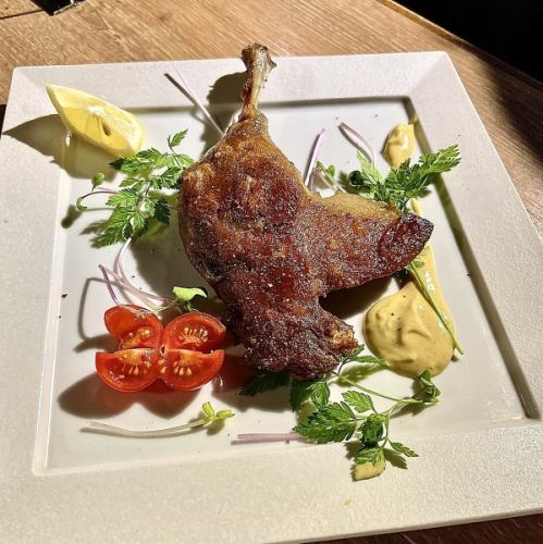 骨付き鴨もも肉のコンフィ　ティジョンマスタードを添えて