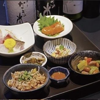 博多午餐时间饮酒餐配天妇罗