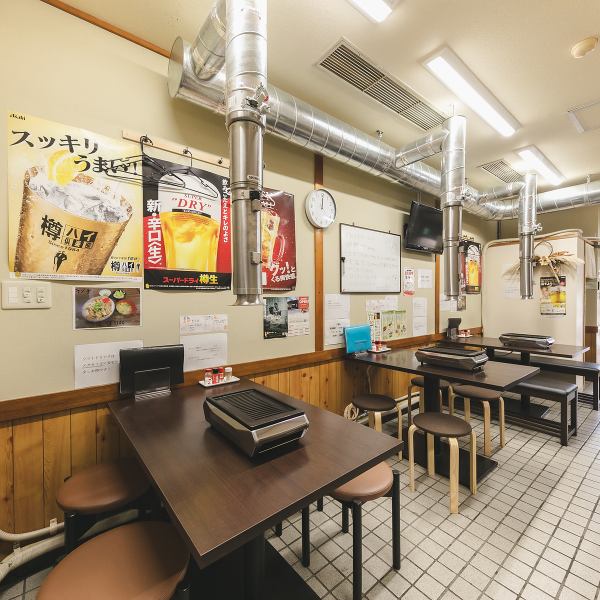 The interior of the store has a calm atmosphere.The warm lighting of the space has a soothing feel to it. The restaurant also has many spacious tables that are perfect for groups.Perfect for a family meal, a casual drinking party with friends, or a girls' night out. Please feel free to drop by anytime!