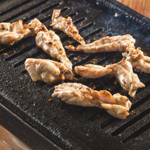 Grilled chicken gizzard (salted) 660 yen (tax included)