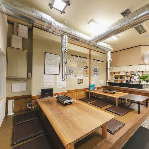 足を伸ばして寛げる和やかなお座敷を完備しております◎