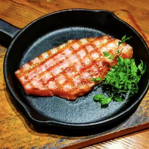 鉄板焼き厚切りベーコン