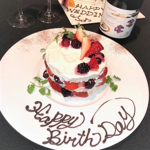 各種デザートプレートやケーキのご用意も承っております♪