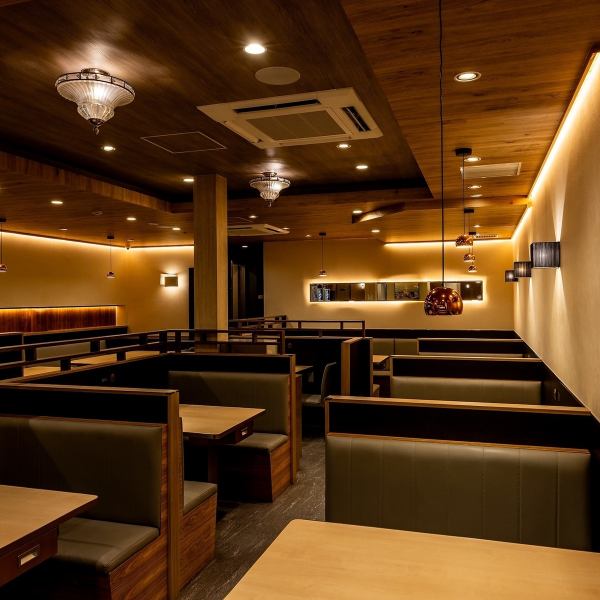 全190席の当店はこだわり、厳撰された旬の海鮮をさまざまな味わいでお楽しみいただく食べ放題専門店。季節によって変わる品の数々はシーズン毎に足を運びたくなる感動をお届けします。ご家族、ご友人、恋人と、さまざまなシチュエーションでご利用いただけます。