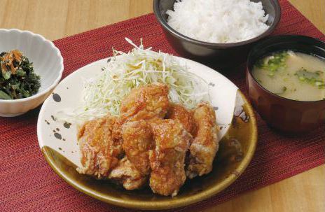 The special fried chicken with mentaiko flavor, fried horse mackerel, and our famous motsunabe lunch are all great!