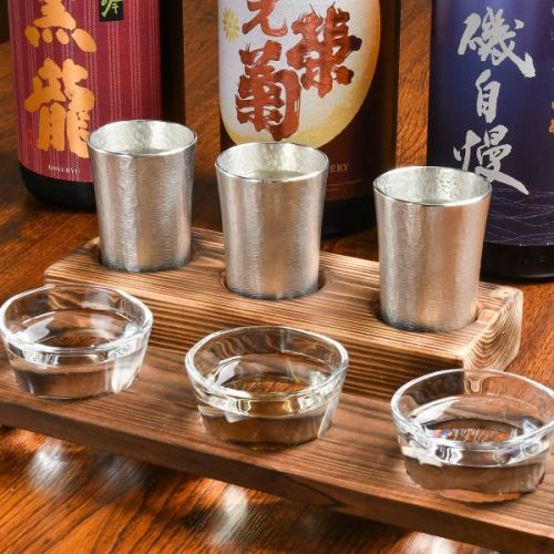 錫製のタンブラーで日本酒を堪能できる