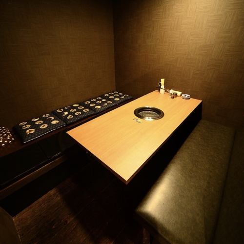 크고 작은 테이블 개인 실 완비! (4 인용에서 제공합니다.)