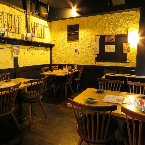 4名様～のご予約を承っております。和の落ち着いた雰囲気の中、テーブル席でゆったりとしたひとときをお過ごしいただけます！宴会や会社帰りの飲み会など、様々なシーンでご利用いただけるピッタリな空間をご提供します♪