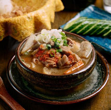 寝不足！もつ煮込み