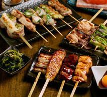 当店人気の『肉巻き串』や『厳選焼鳥』をご堪能