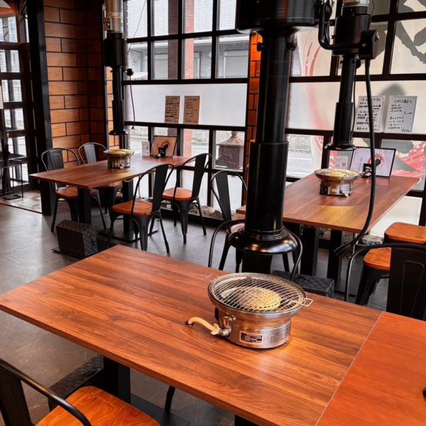≪店内雰囲気≫レンガ造りの外観が特徴的な当店。スタイリッシュな内装で、大人のための特別なひとときを演出。落ち着いた雰囲気の洗練されたくつろぎ空間で、美味しい料理と共に心地よいひとときをお過ごしください♪