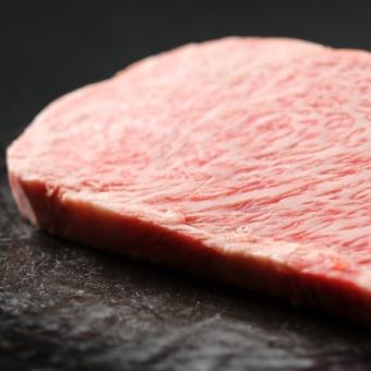 Available only Monday through Thursday: 90 minutes of all-you-can-drink included. Advance reservation only steak course! Premium Japanese Black Beef Sirloin 9,000 yen (tax included)