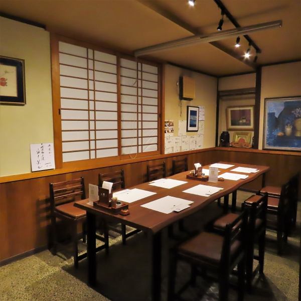 We also have table seats where 8 people can enjoy a relaxing meal.It can be separated with partitions, so it can be used in a variety of situations.Enjoy the collaboration of high-quality meat and seafood.