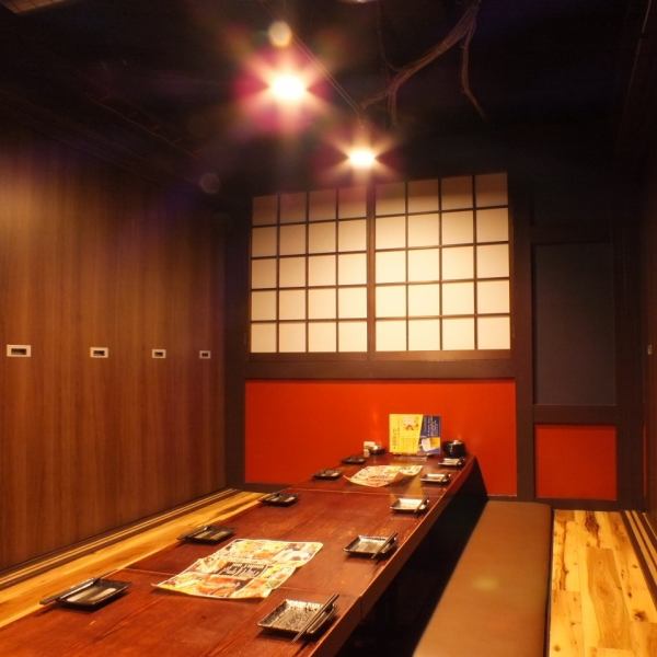 We have a private room for 6 to 9 people! Please make your reservation early as it is limited to 1 group ♪ [Izakaya Yakitori All-you-can-drink Hon-Atsugi New Year's Party Farewell Party Private Banquet] Two tables for 4 people will be used. .It is suitable for entertaining and meetings, and the door can be closed, so you can rest assured.It can be used in a variety of situations.Reservations for all-you-can-drink only are also popular.