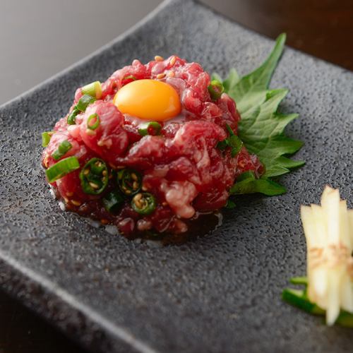 馬肉ユッケ