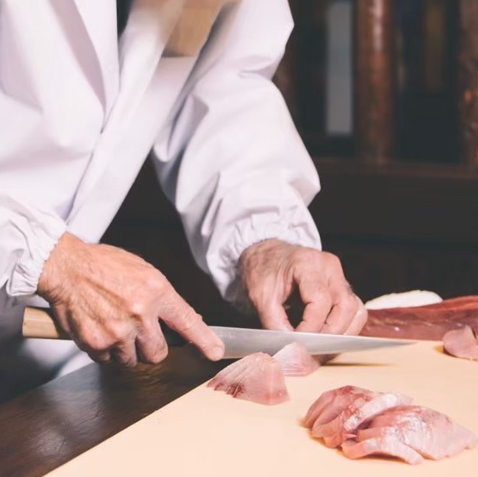 魚は鮮度の高い良質な魚のみ目利きで仕入れを行っています。